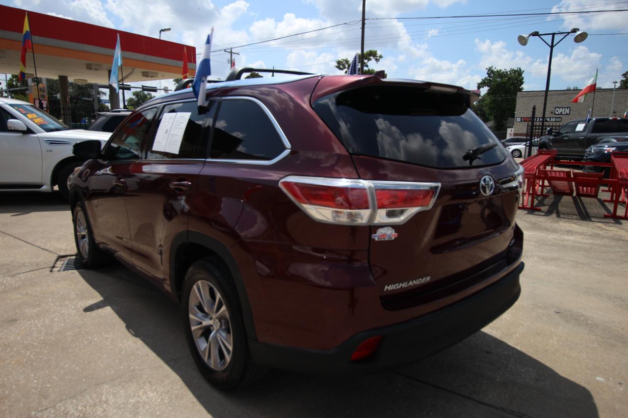 Toyota Highlander XLE FWD V6 2015