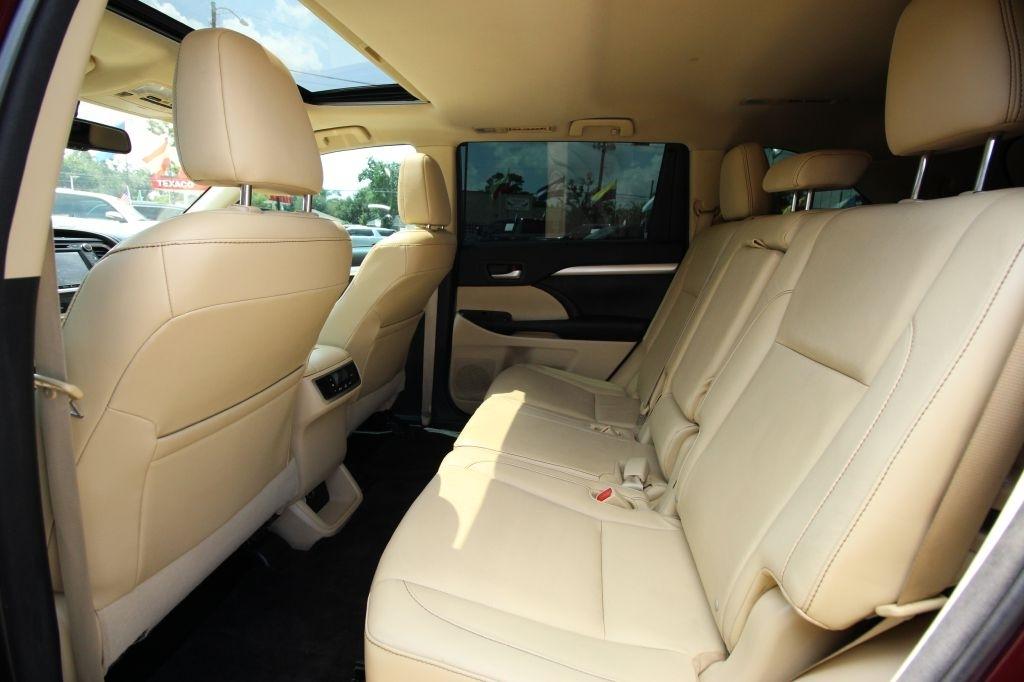 Toyota Highlander XLE FWD V6 2015