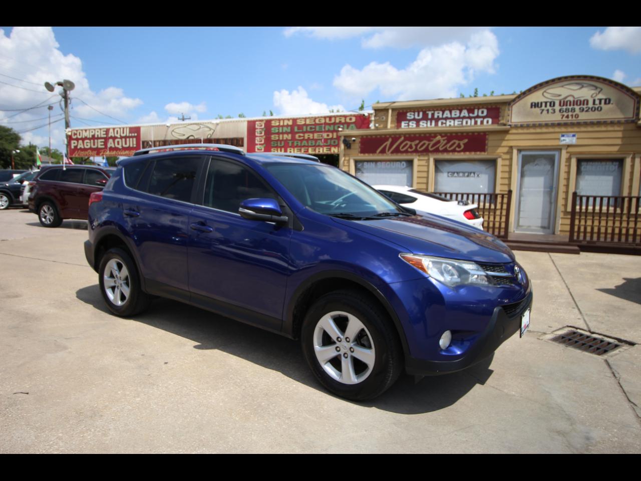 Toyota RAV4 XLE FWD 2014