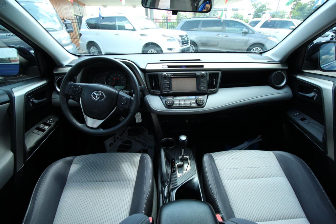 Toyota RAV4 XLE FWD 2014