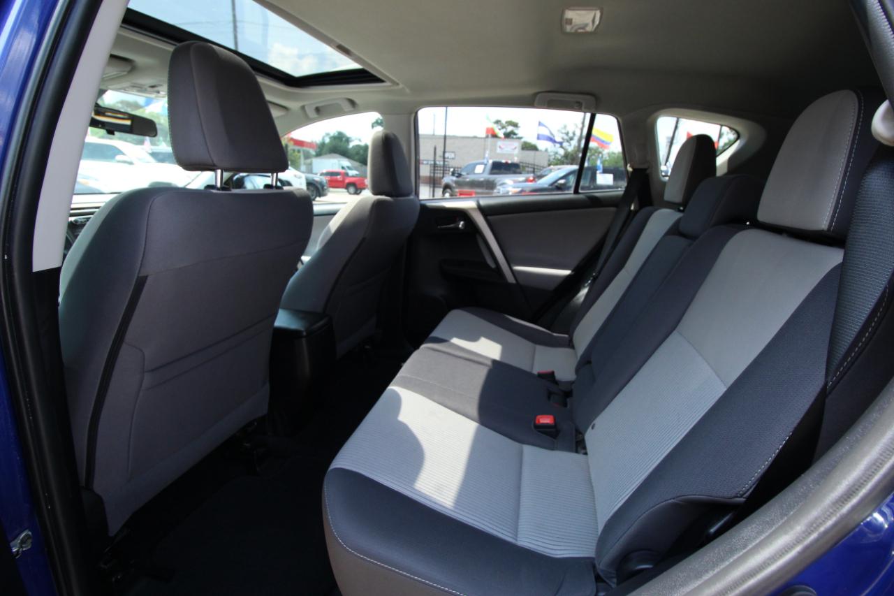 Toyota RAV4 XLE FWD 2014