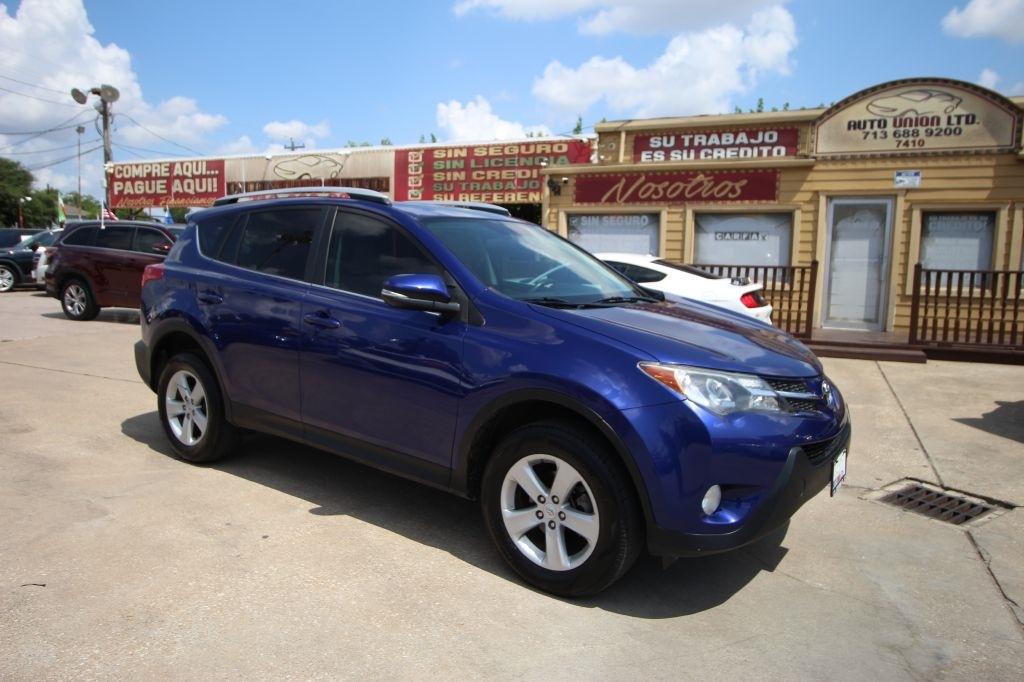 Toyota RAV4 XLE FWD 2014