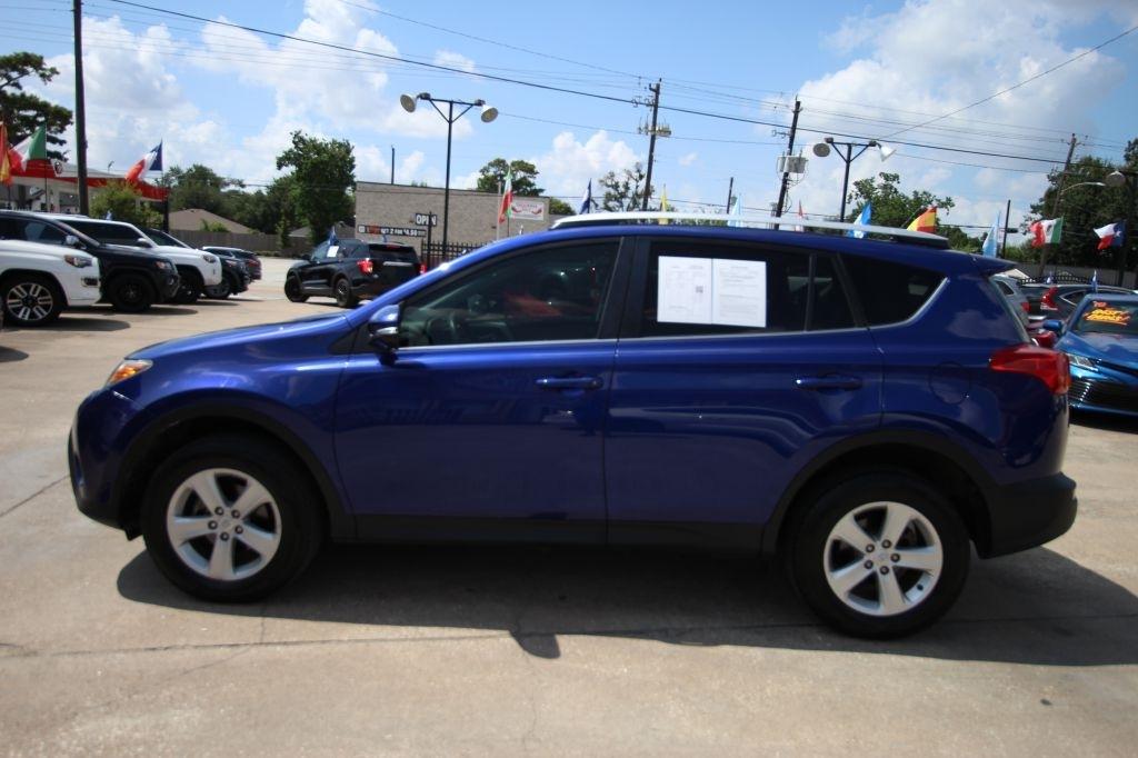 Toyota RAV4 XLE FWD 2014