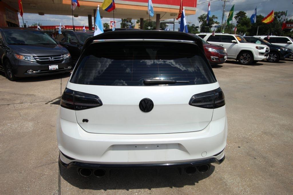 Volkswagen Golf R Base 2016