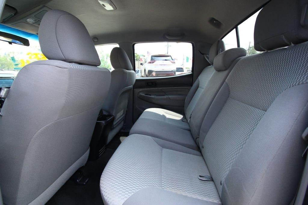 Toyota Tacoma PreRunner Double Cab V6 5AT 2WD 2015