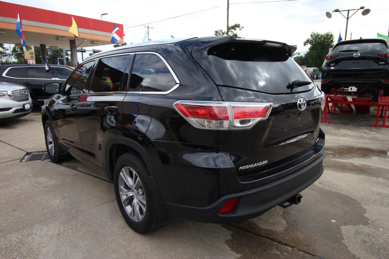 Toyota Highlander XLE FWD V6 2015