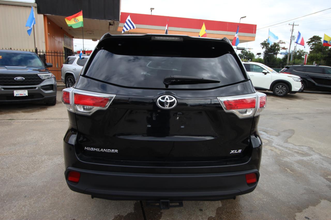 Toyota Highlander XLE FWD V6 2015