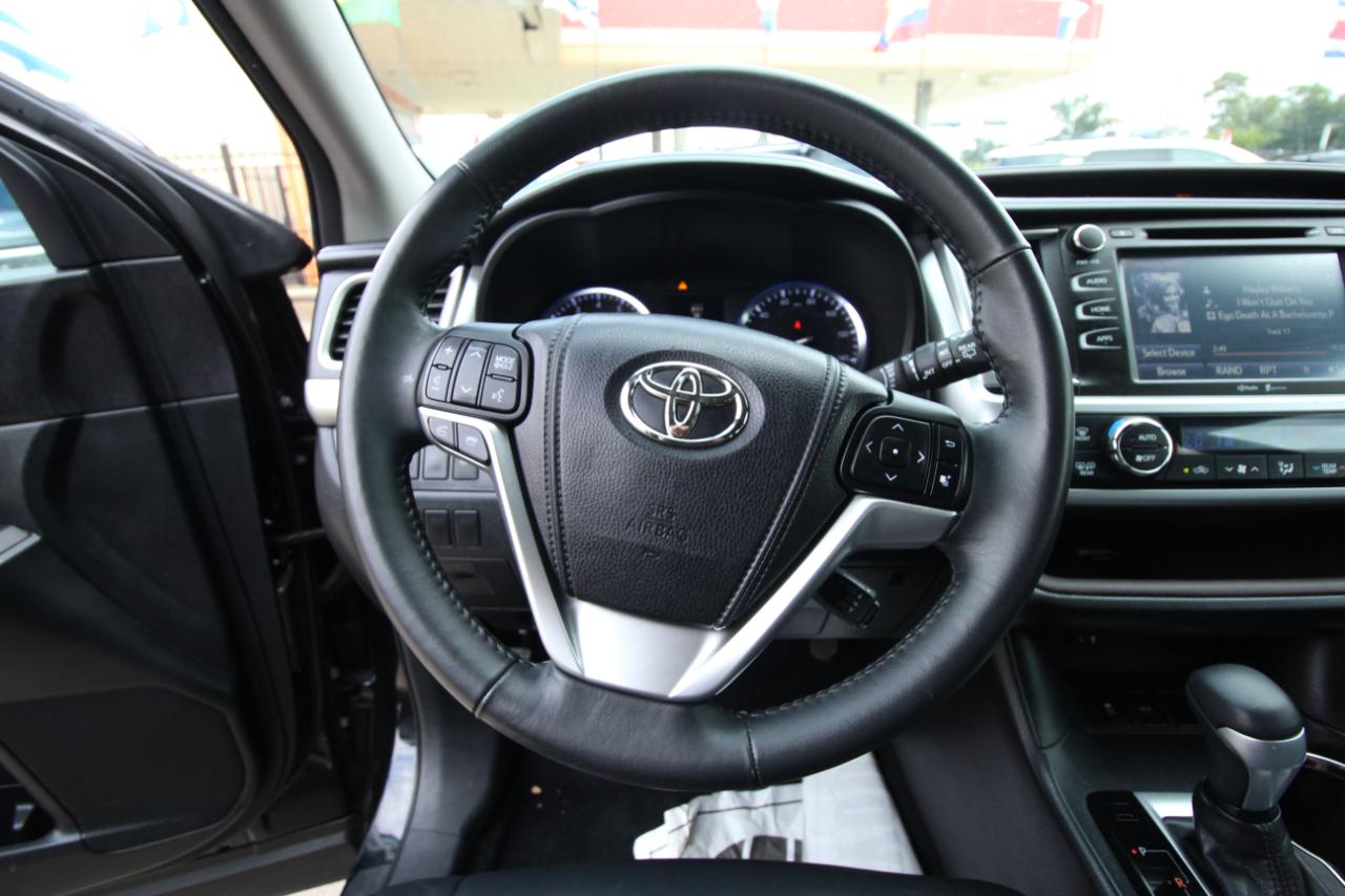 Toyota Highlander XLE FWD V6 2015