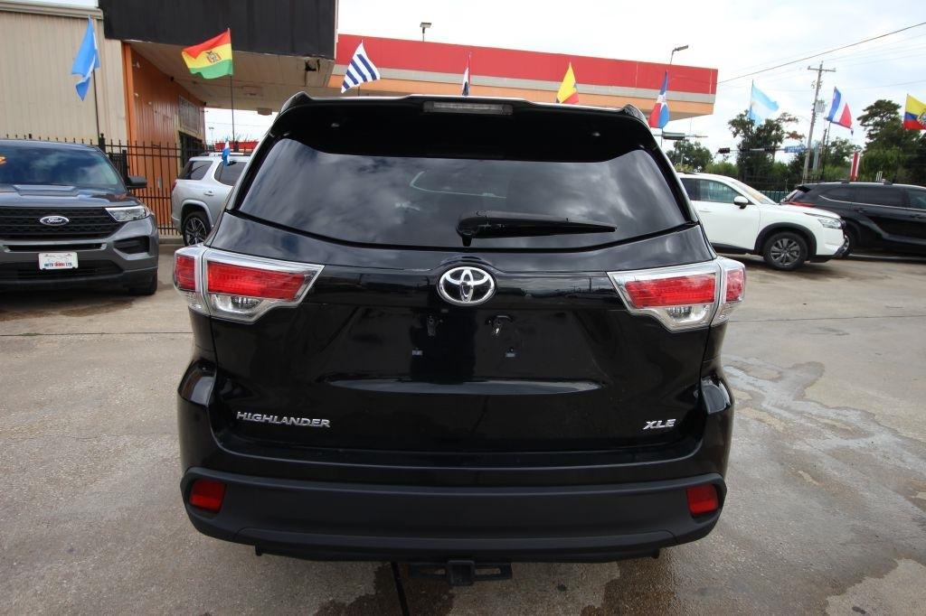 Toyota Highlander XLE FWD V6 2015