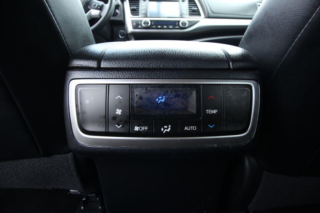 Toyota Highlander XLE FWD V6 2015