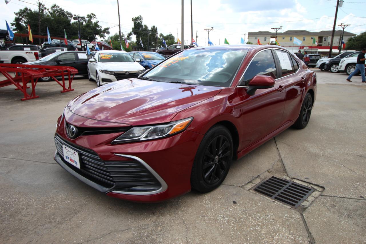 Toyota Camry LE 2021
