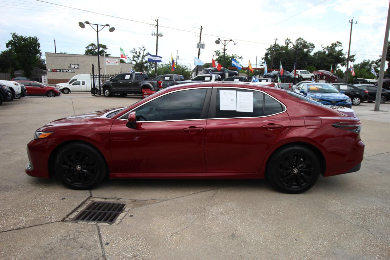 Toyota Camry LE 2021