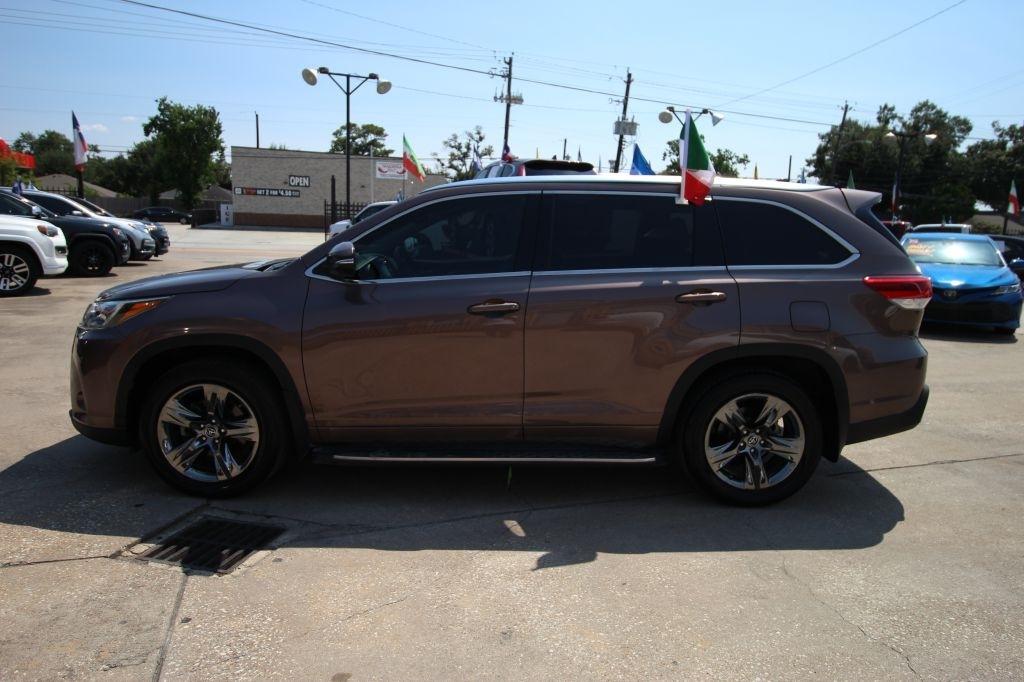 Toyota Highlander Limited FWD V6 2017