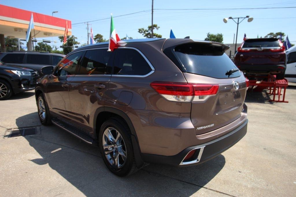 Toyota Highlander Limited FWD V6 2017