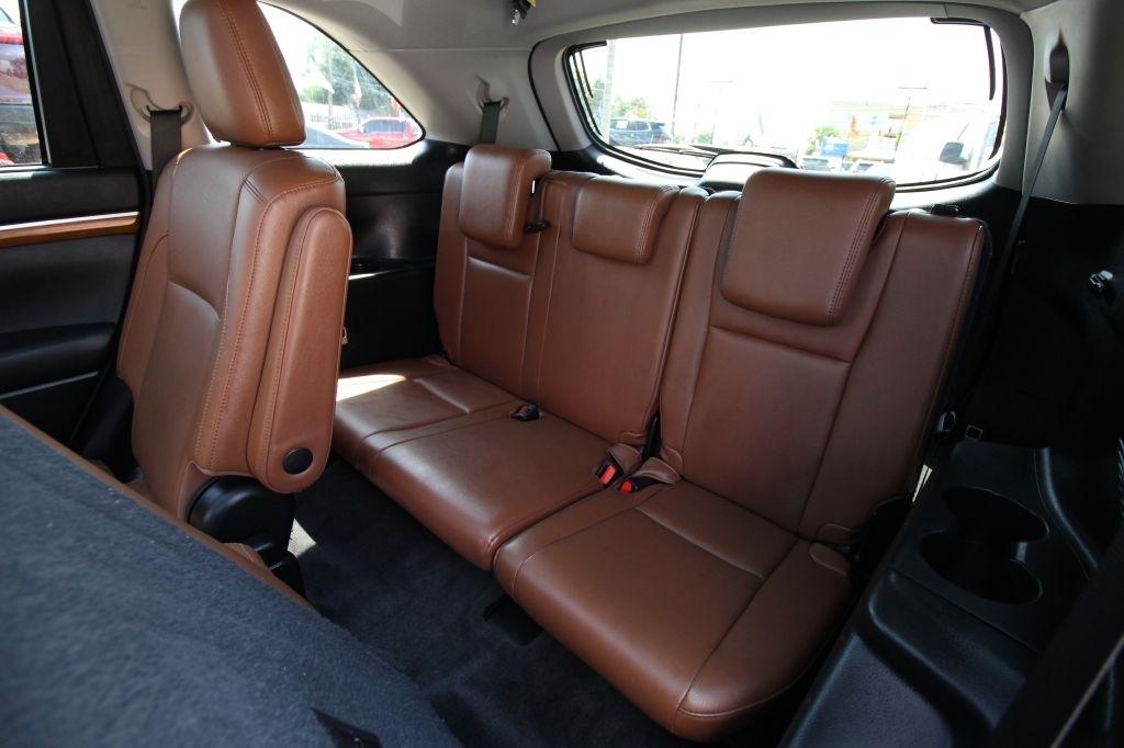 Toyota Highlander Limited FWD V6 2017