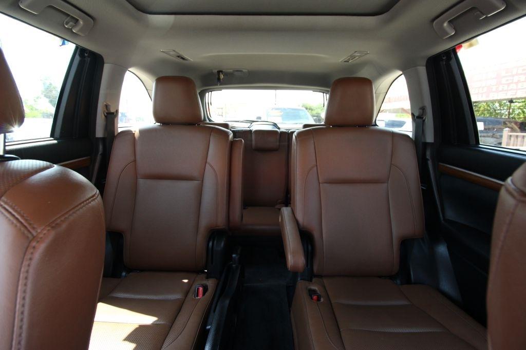 Toyota Highlander Limited FWD V6 2017