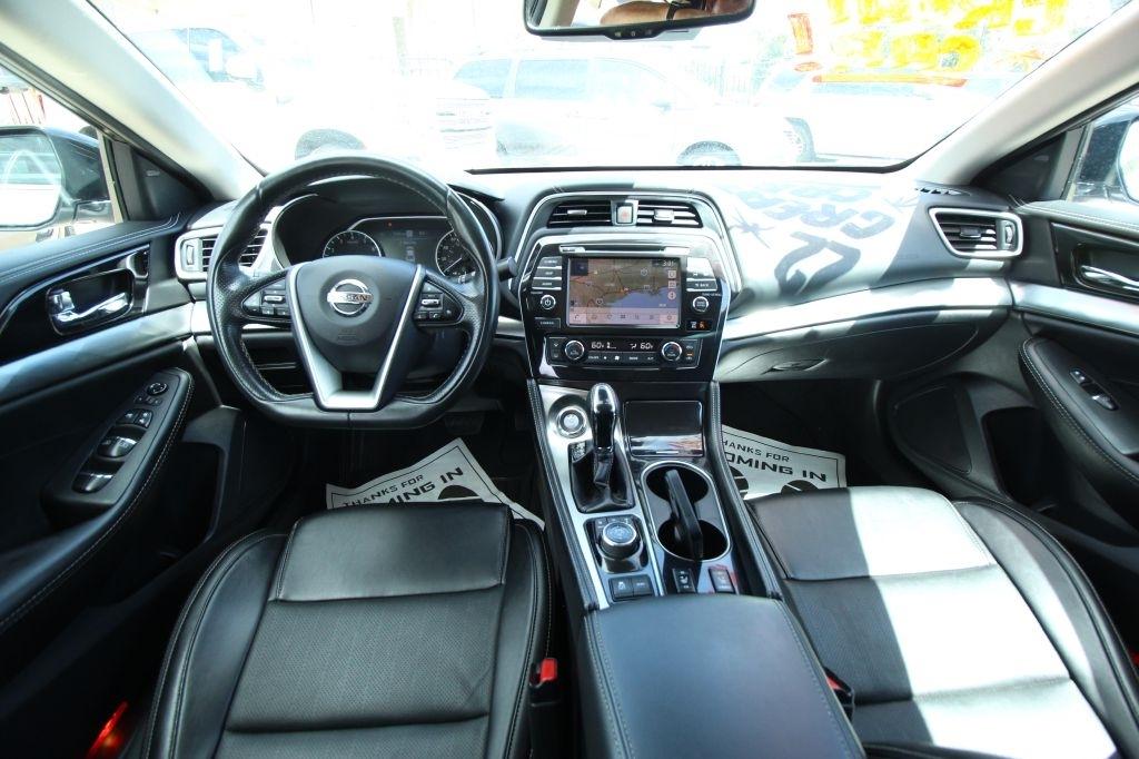 Nissan Maxima 3.5 SV 2022