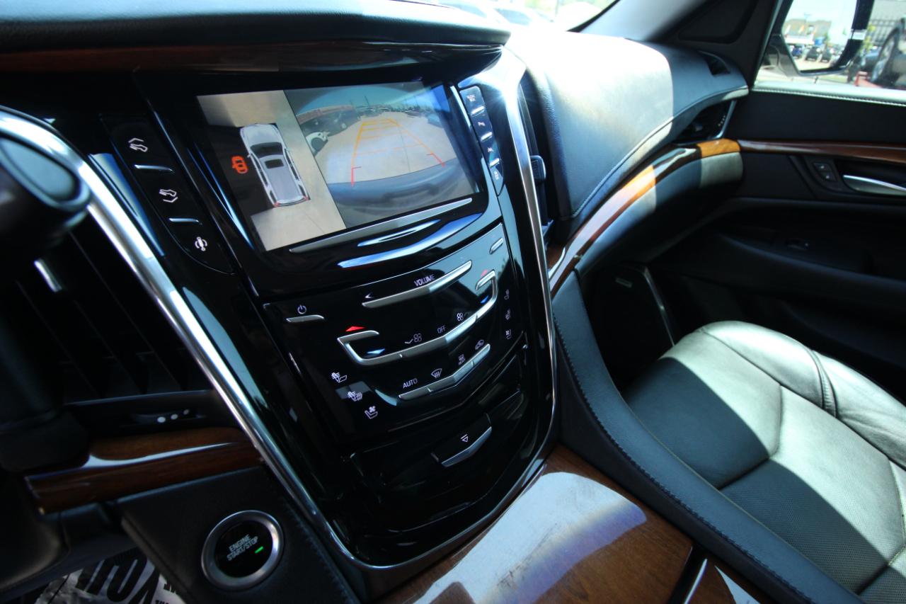 Cadillac Escalade Luxury 4WD 2016