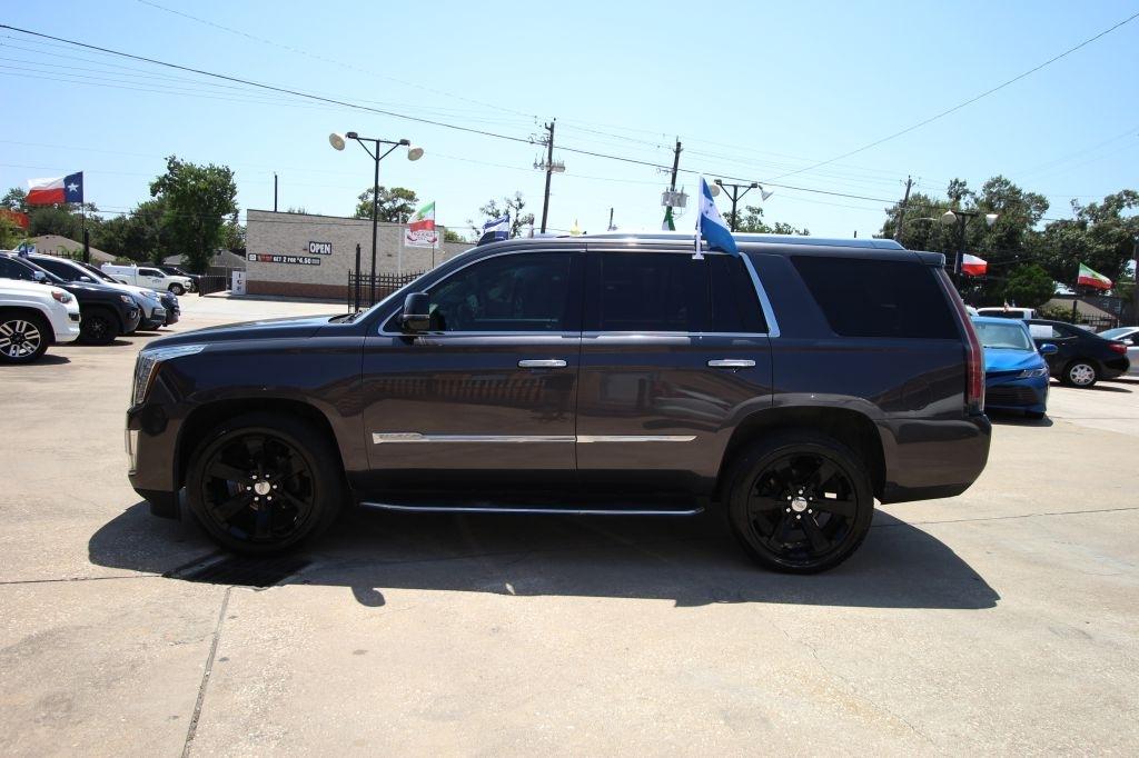 Cadillac Escalade Luxury 4WD 2016