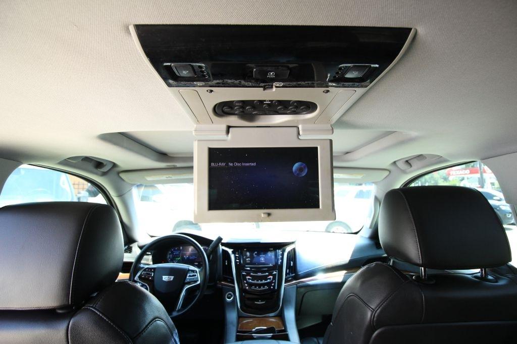 Cadillac Escalade Luxury 4WD 2016