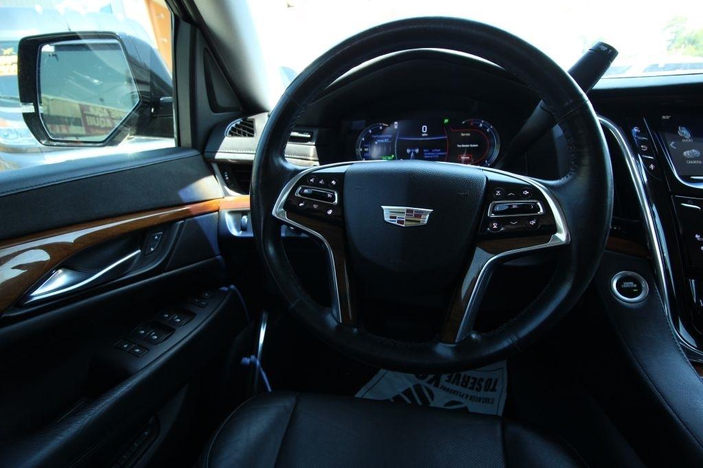 Cadillac Escalade Luxury 4WD 2016