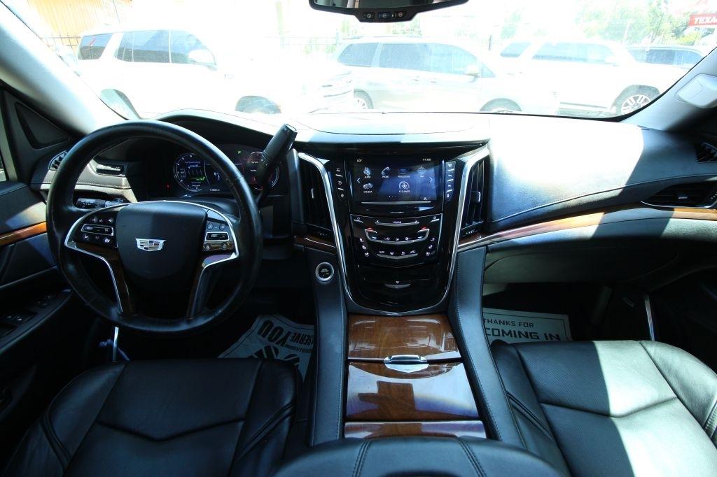Cadillac Escalade Luxury 4WD 2016