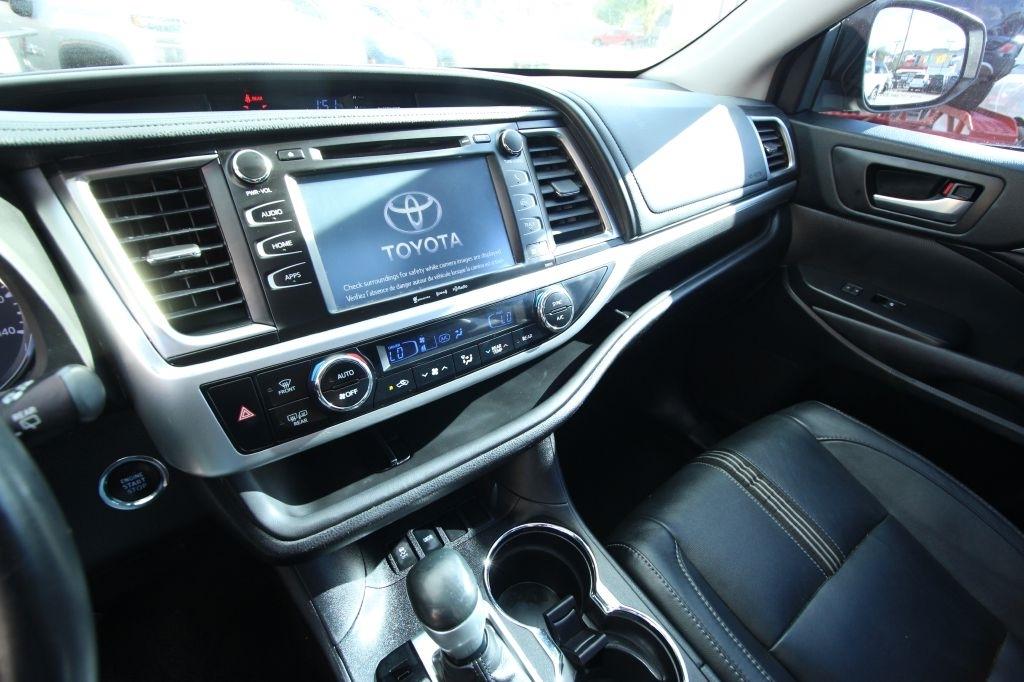 Toyota Highlander SE FWD V6 2017