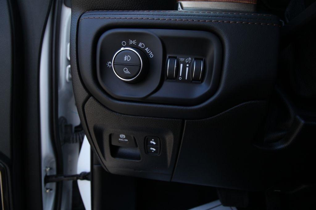 RAM 1500 Longhorn Crew Cab SWB 4WD 2022