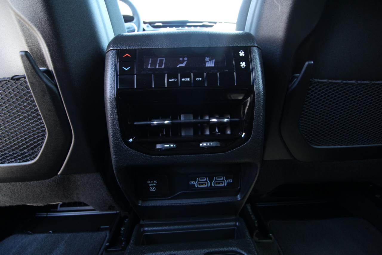 Jeep Grand Cherokee L Laredo 4WD 2025