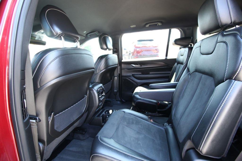 Jeep Grand Cherokee L Laredo 4WD 2025