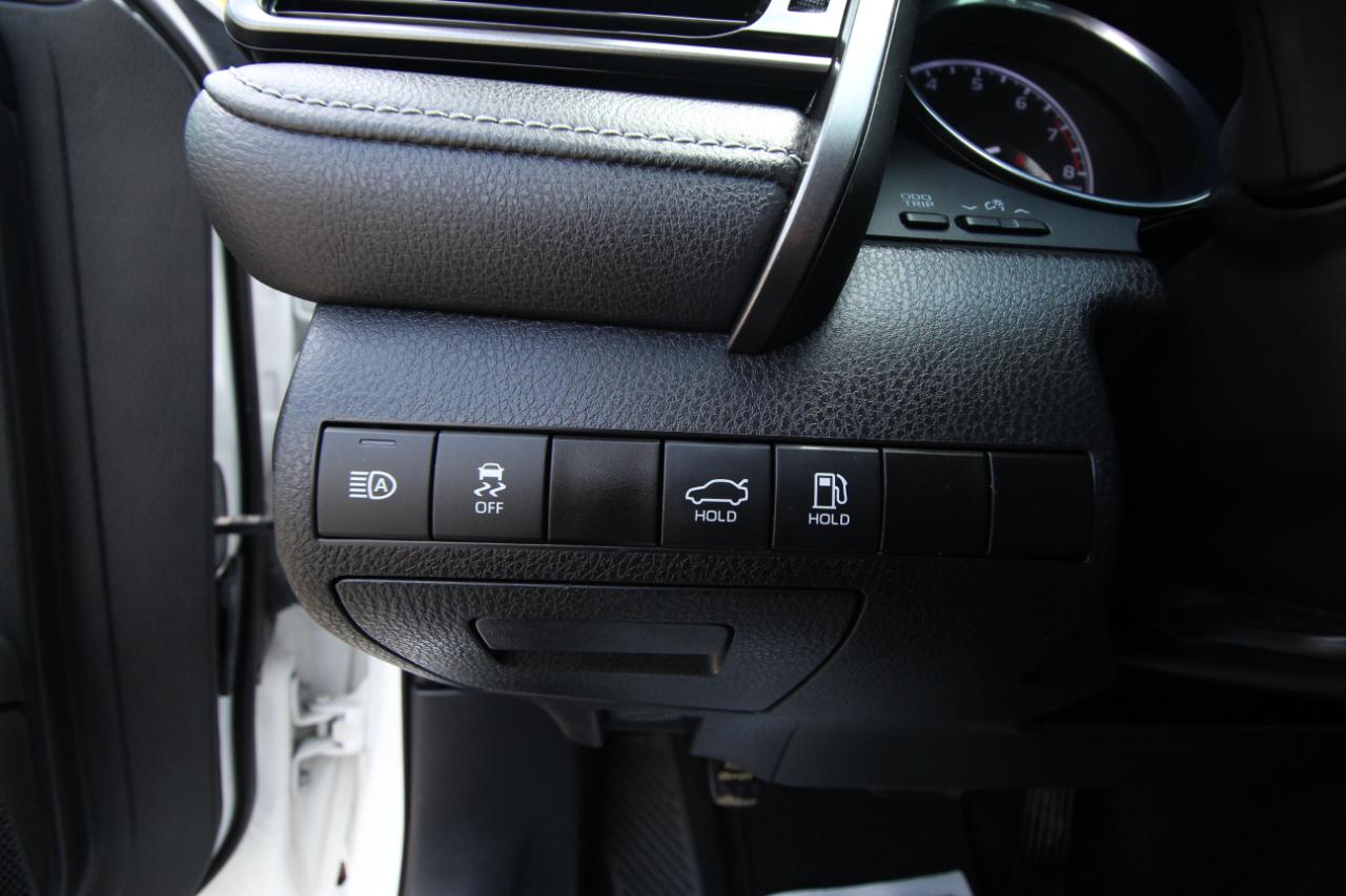 Toyota Camry SE 2020