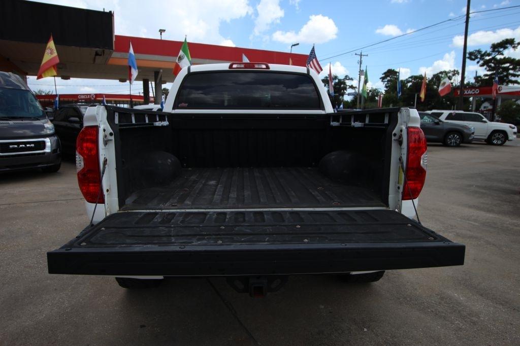 Toyota Tundra Platinum CrewMax 5.7L FFV 4WD 2017