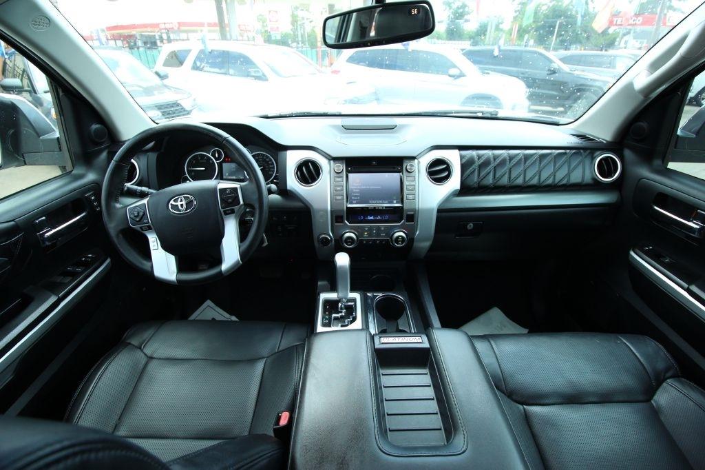 Toyota Tundra Platinum CrewMax 5.7L FFV 4WD 2017