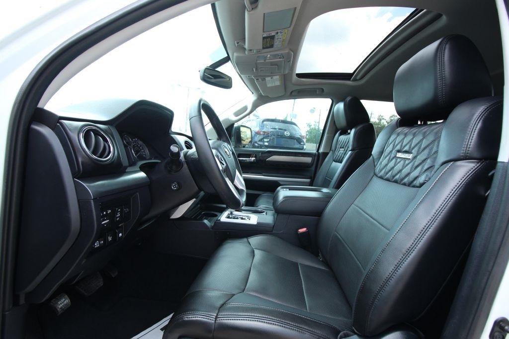 Toyota Tundra Platinum CrewMax 5.7L FFV 4WD 2017