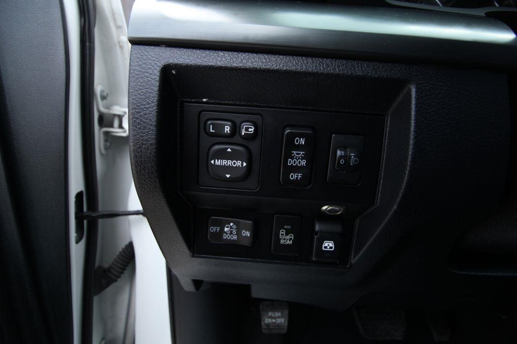 Toyota Tundra Platinum CrewMax 5.7L FFV 4WD 2017