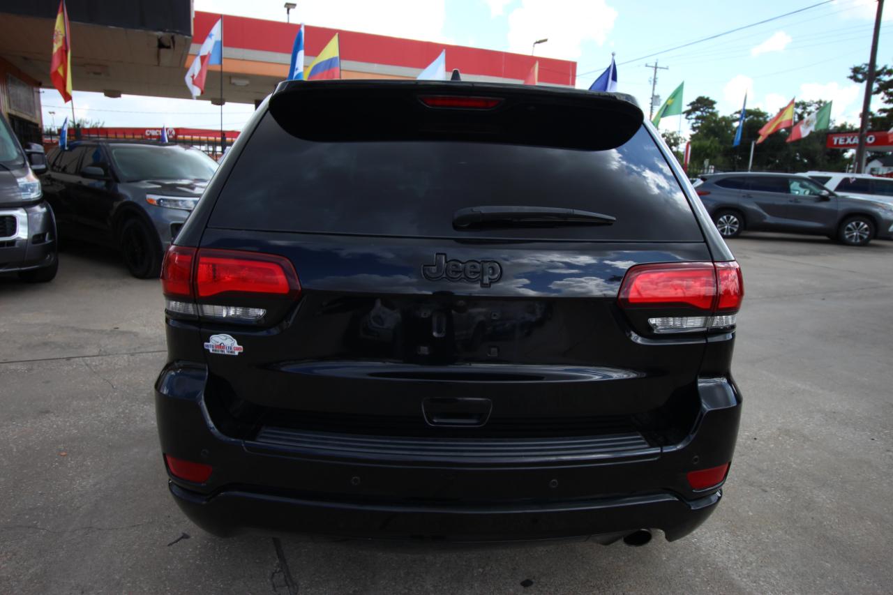 Jeep Grand Cherokee Laredo 2WD 2018