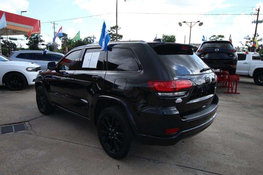 Jeep Grand Cherokee Laredo 2WD 2018