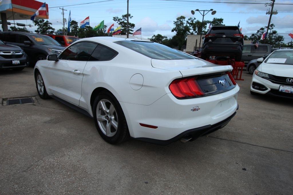 Ford Mustang EcoBoost Coupe 2019