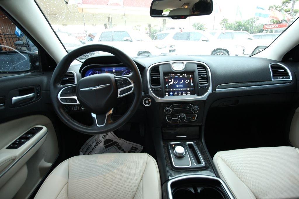 Chrysler 300 Touring L 2022