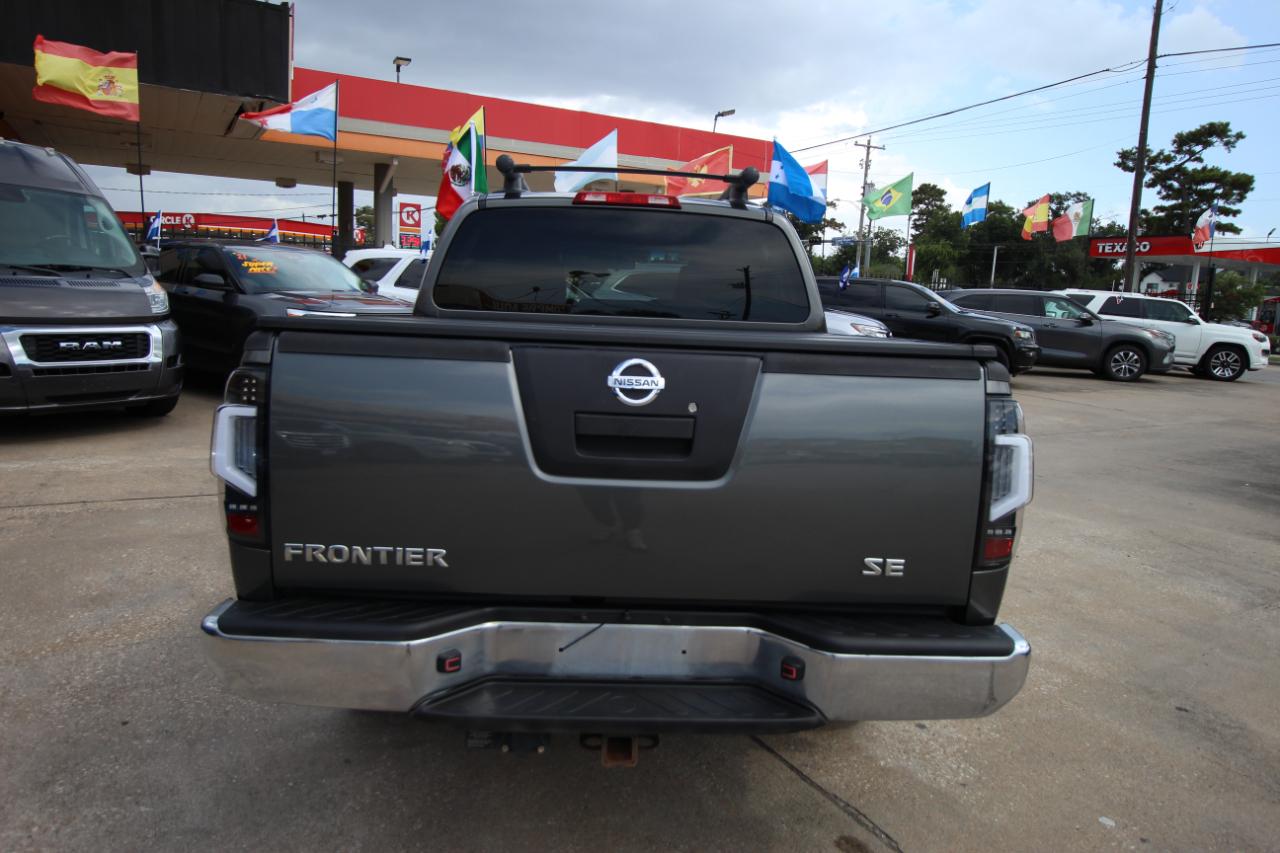 Nissan Frontier LE Crew Cab 4WD 2008