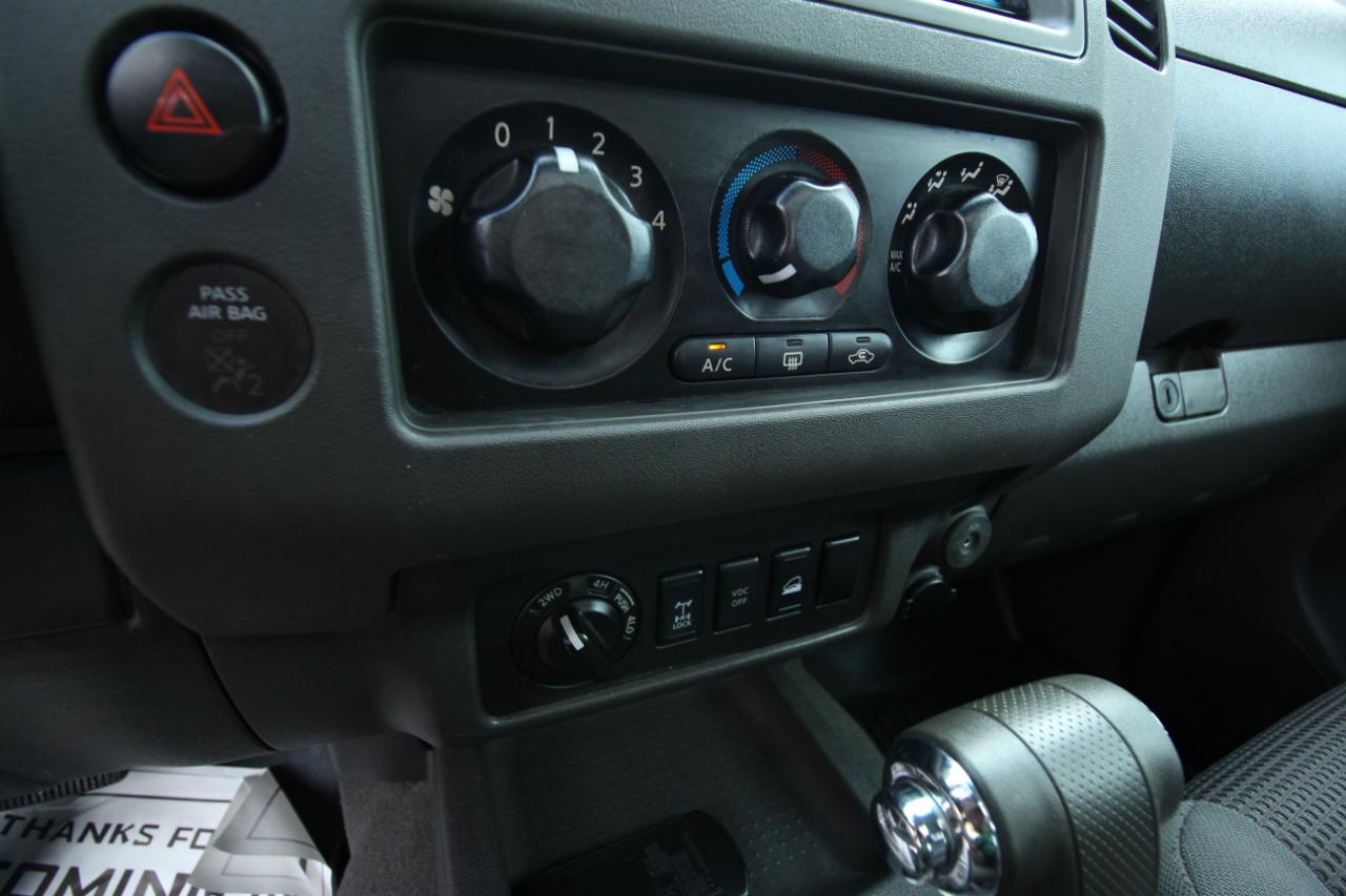 Nissan Frontier LE Crew Cab 4WD 2008