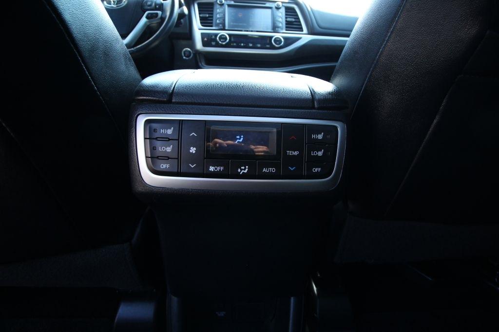 Toyota Highlander Limited FWD V6 2017