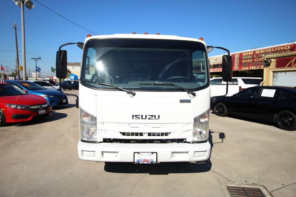 Isuzu NPR  2017