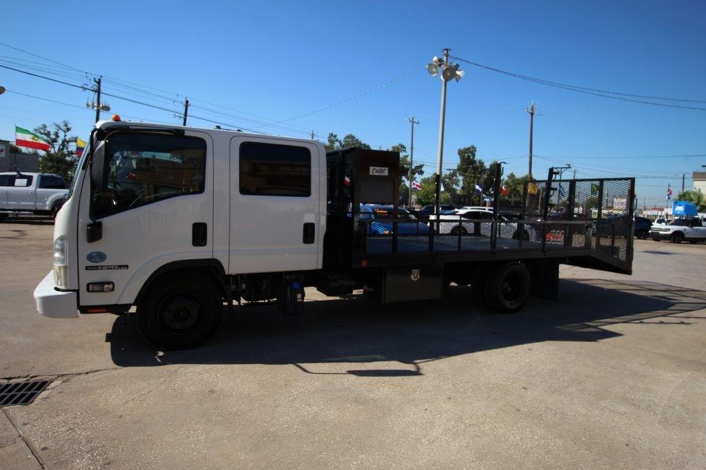 Isuzu NPR  2017