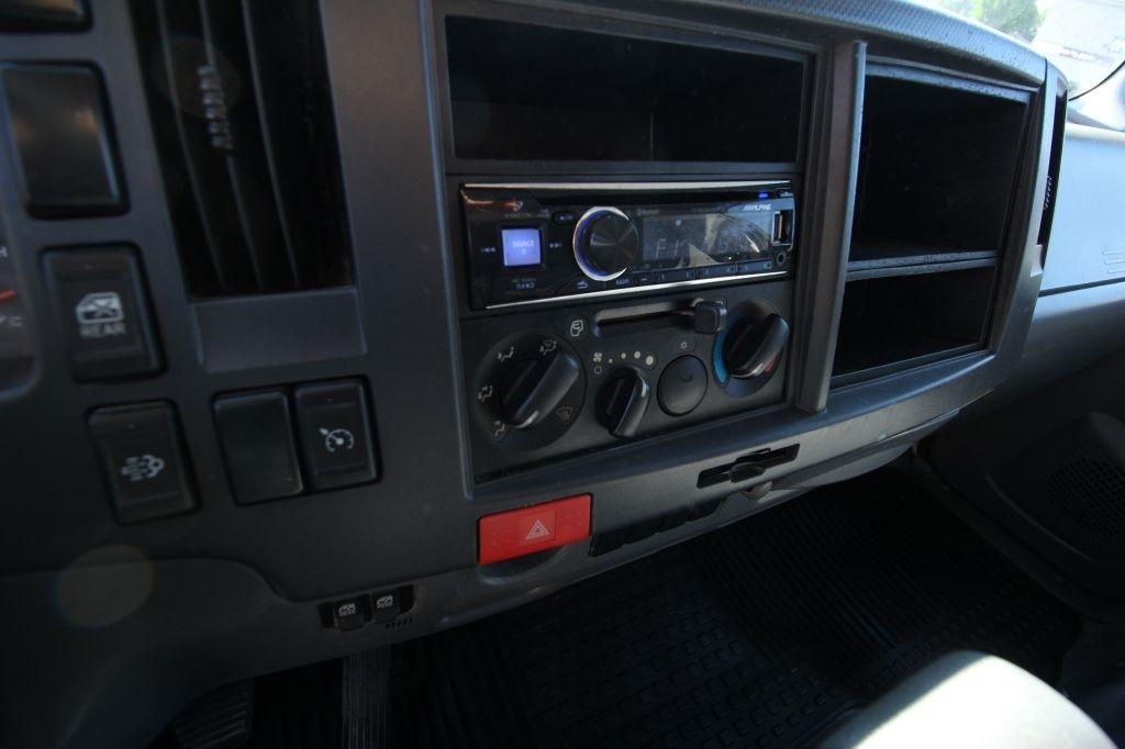 Isuzu NPR  2017