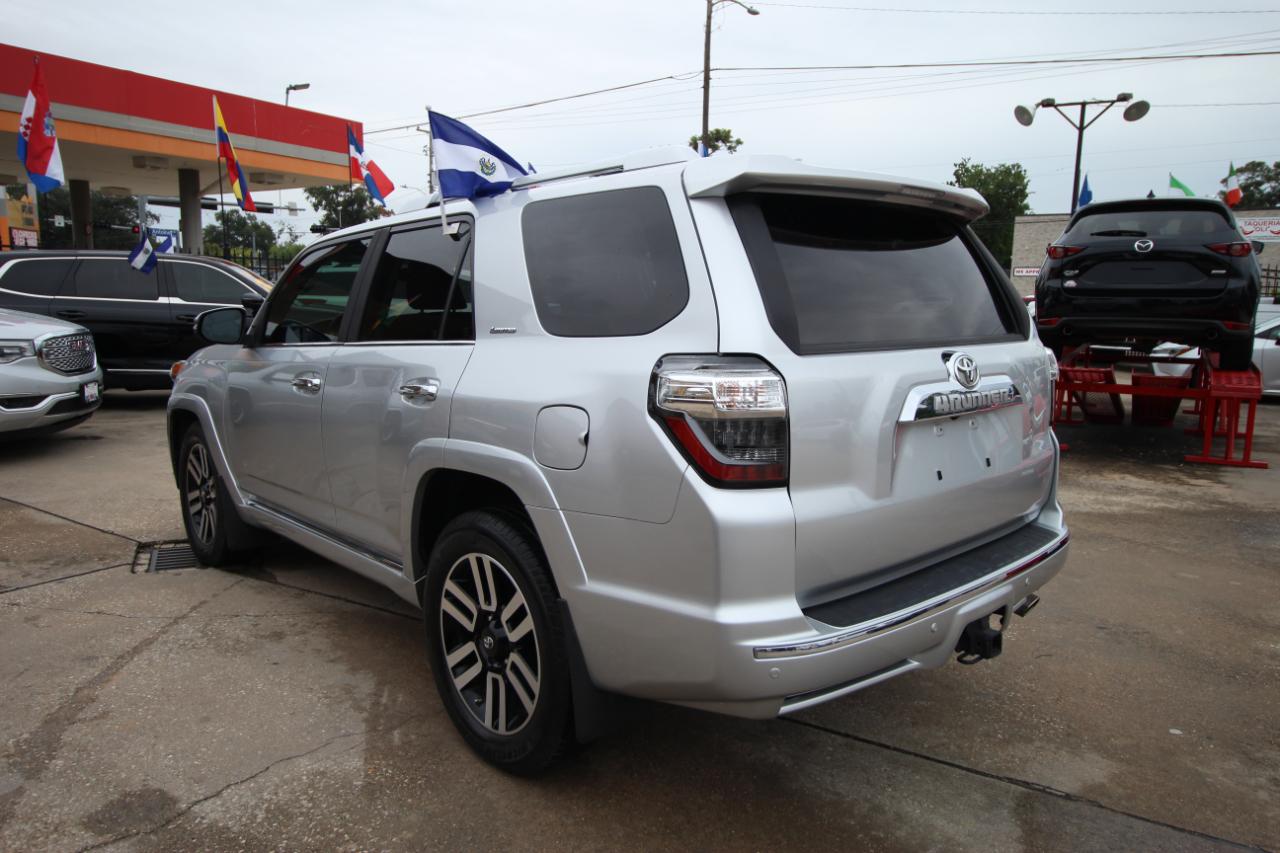 Toyota 4Runner SR5 2WD 2020