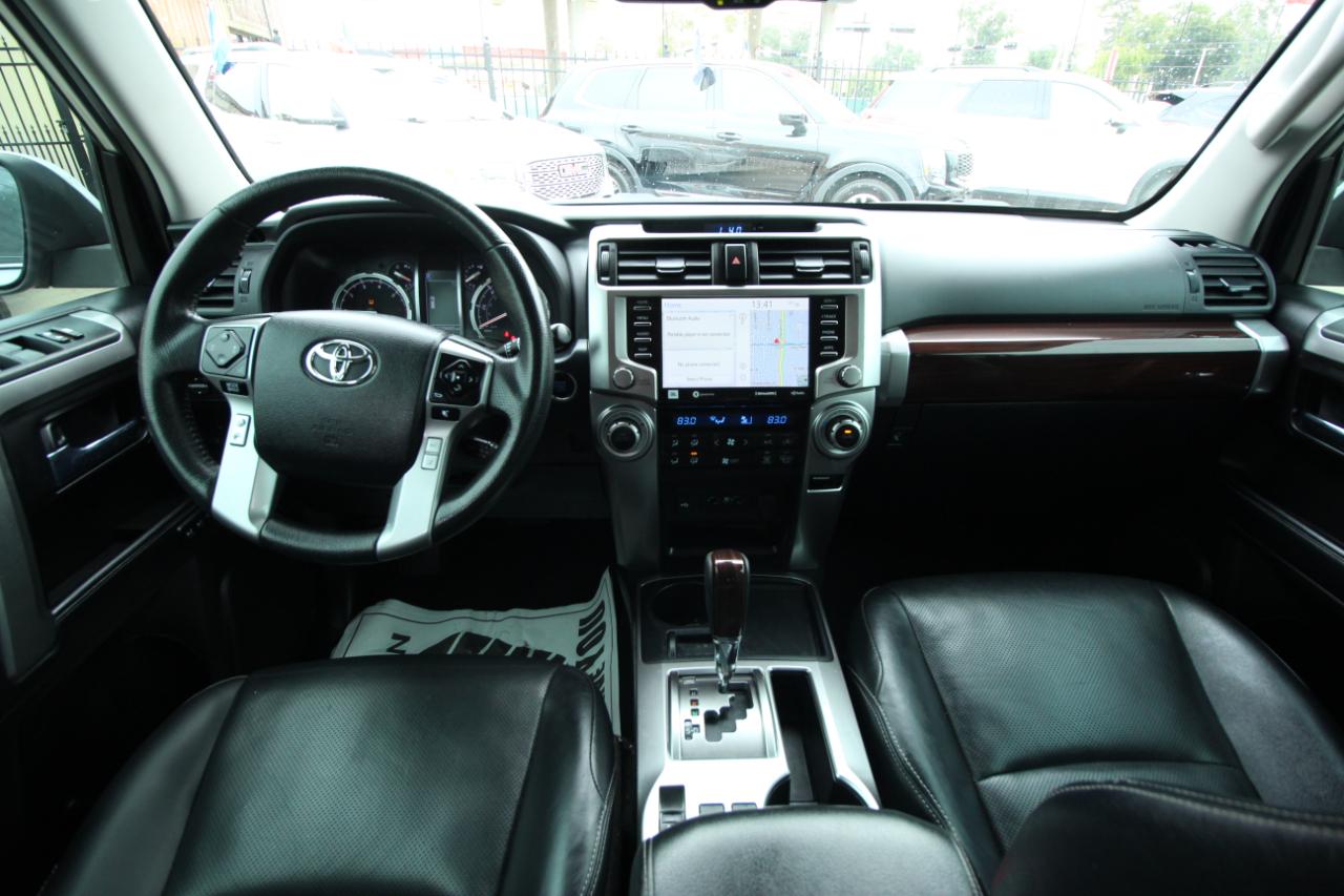 Toyota 4Runner SR5 2WD 2020