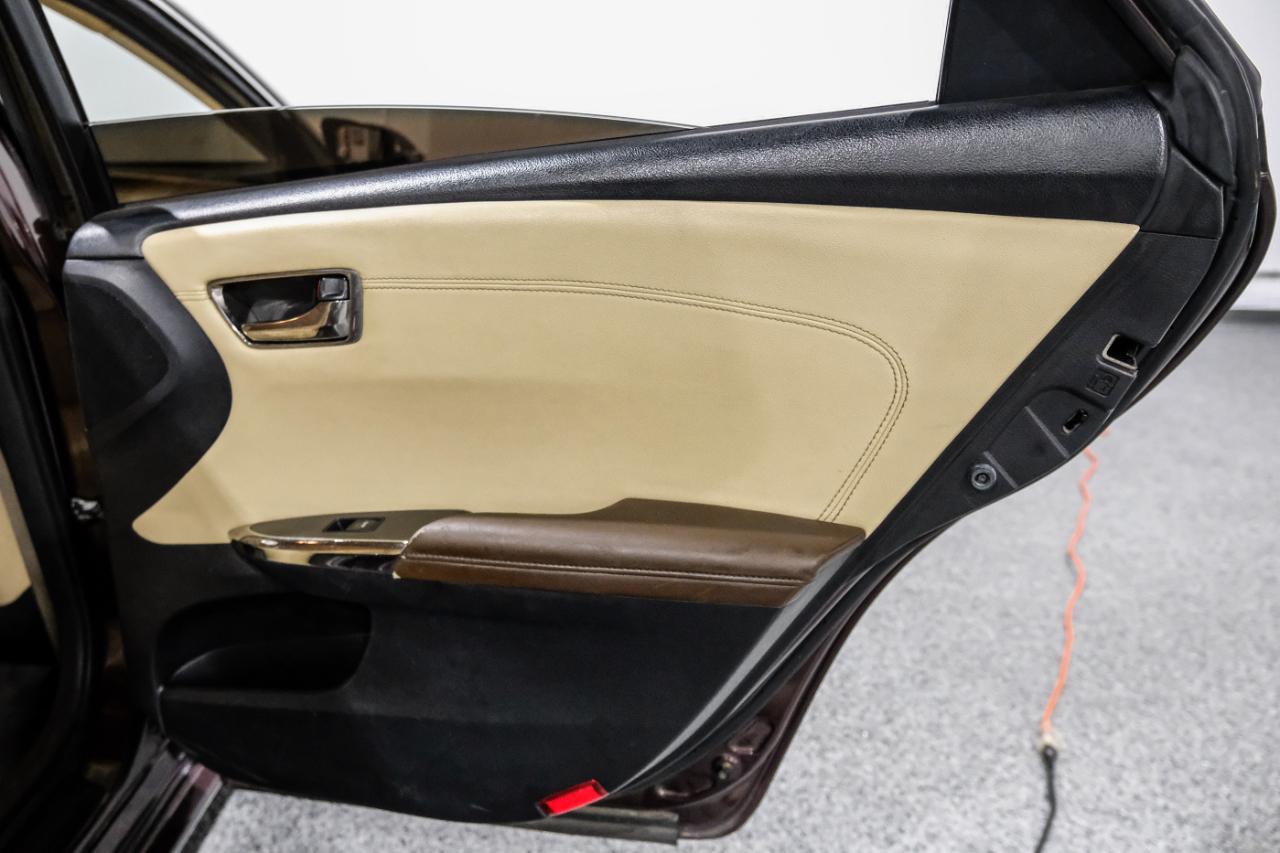 Toyota Avalon Hybrid 4dr Sdn XLE Touring (Natl) 2014