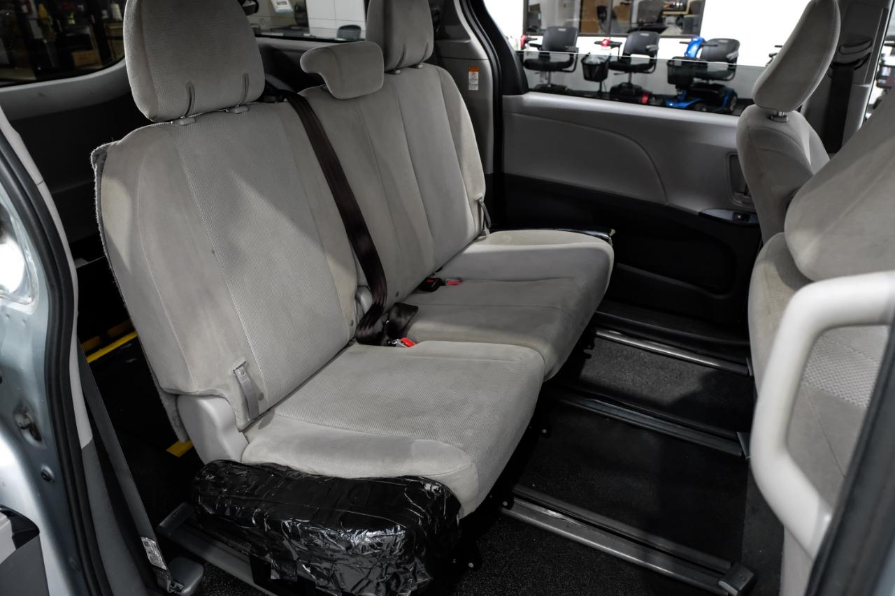 Toyota Sienna L FWD 7-Passenger (Natl) 2020