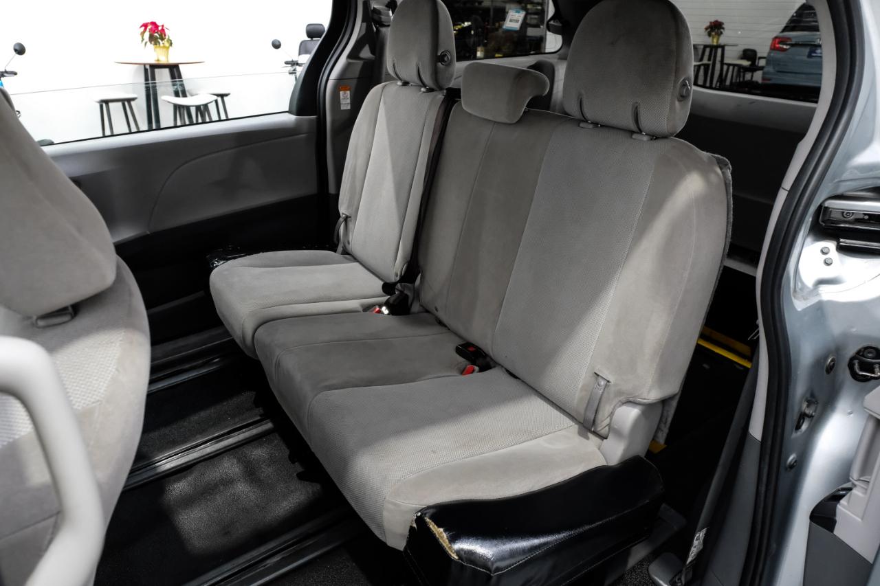 Toyota Sienna L FWD 7-Passenger (Natl) 2020